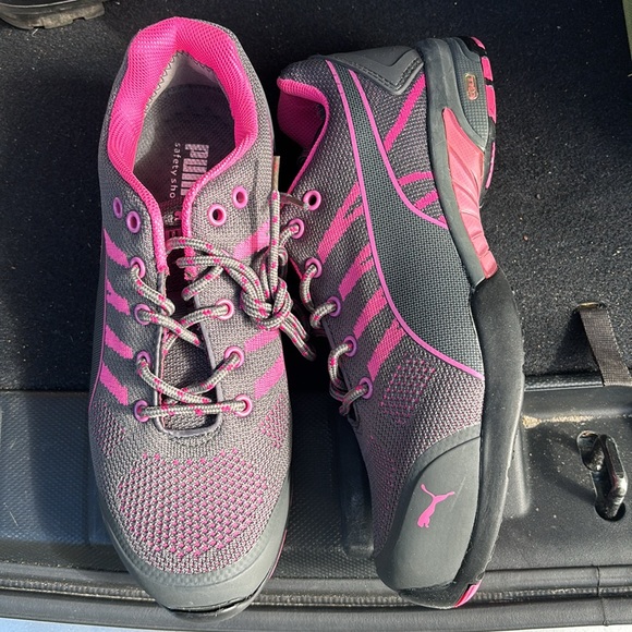 Like new, never worn Puma Sneaker - Picture 4 of 4